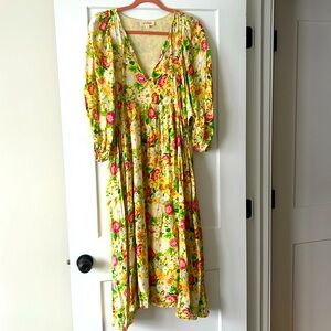 Worn once, floral maternity dress. Very versatile for seasons
